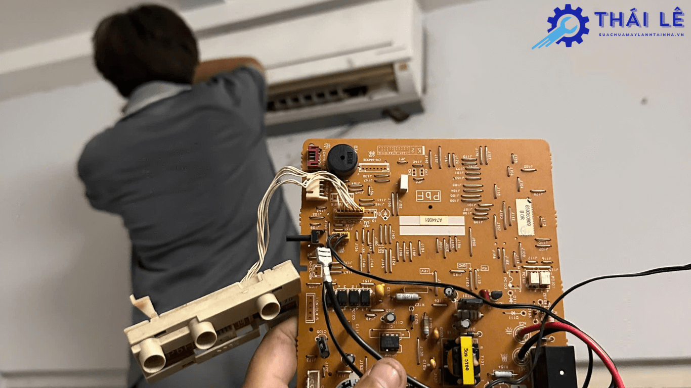 Máy lạnh tự động tắt mở