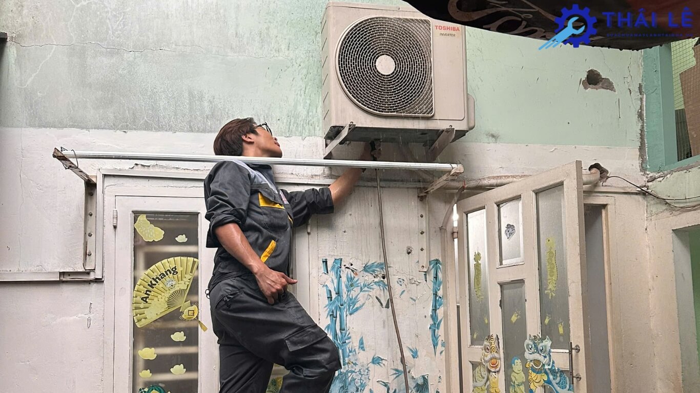 Dịch vụ vệ sinh máy lạnh tại nhà TP.HCM