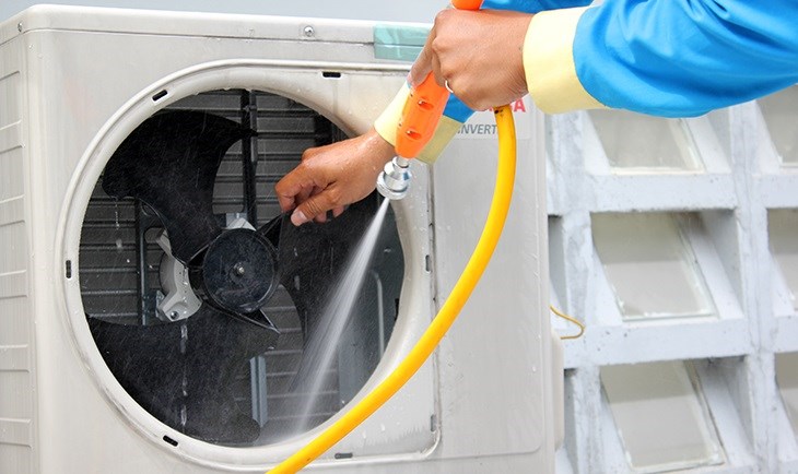 Hướng Dẫn Vệ Sinh Máy Lạnh Đúng Cách Ngay Tại Nhà 4 Các Bước Vệ Sinh Máy Lạnh Đúng Cách Tại Nhà - Vệ Sinh Dàn Lạnh