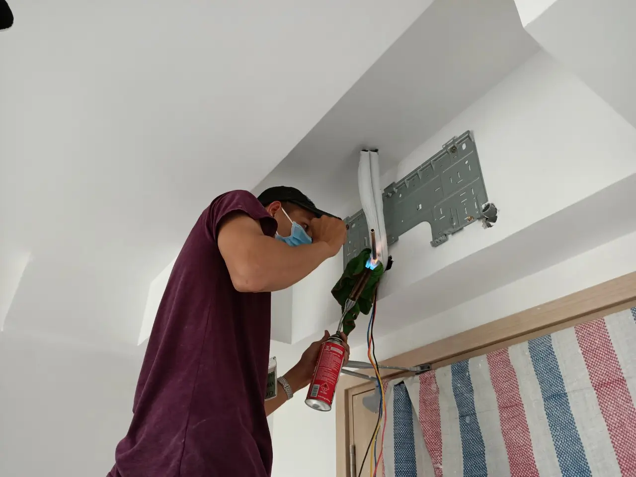 Sửa chữa máy lạnh tại nhà 20 Nhà chị Hồng
