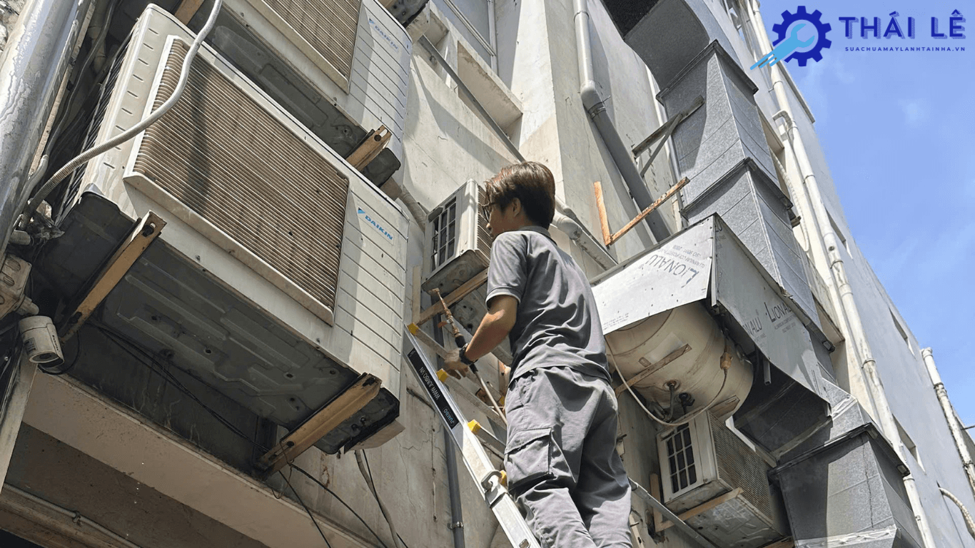 Nên bật máy lạnh bao nhiêu độ là tốt nhất cho sức khỏe và tiết kiệm điện? 11 Dịch vụ vệ sinh & bảo trì máy lạnh